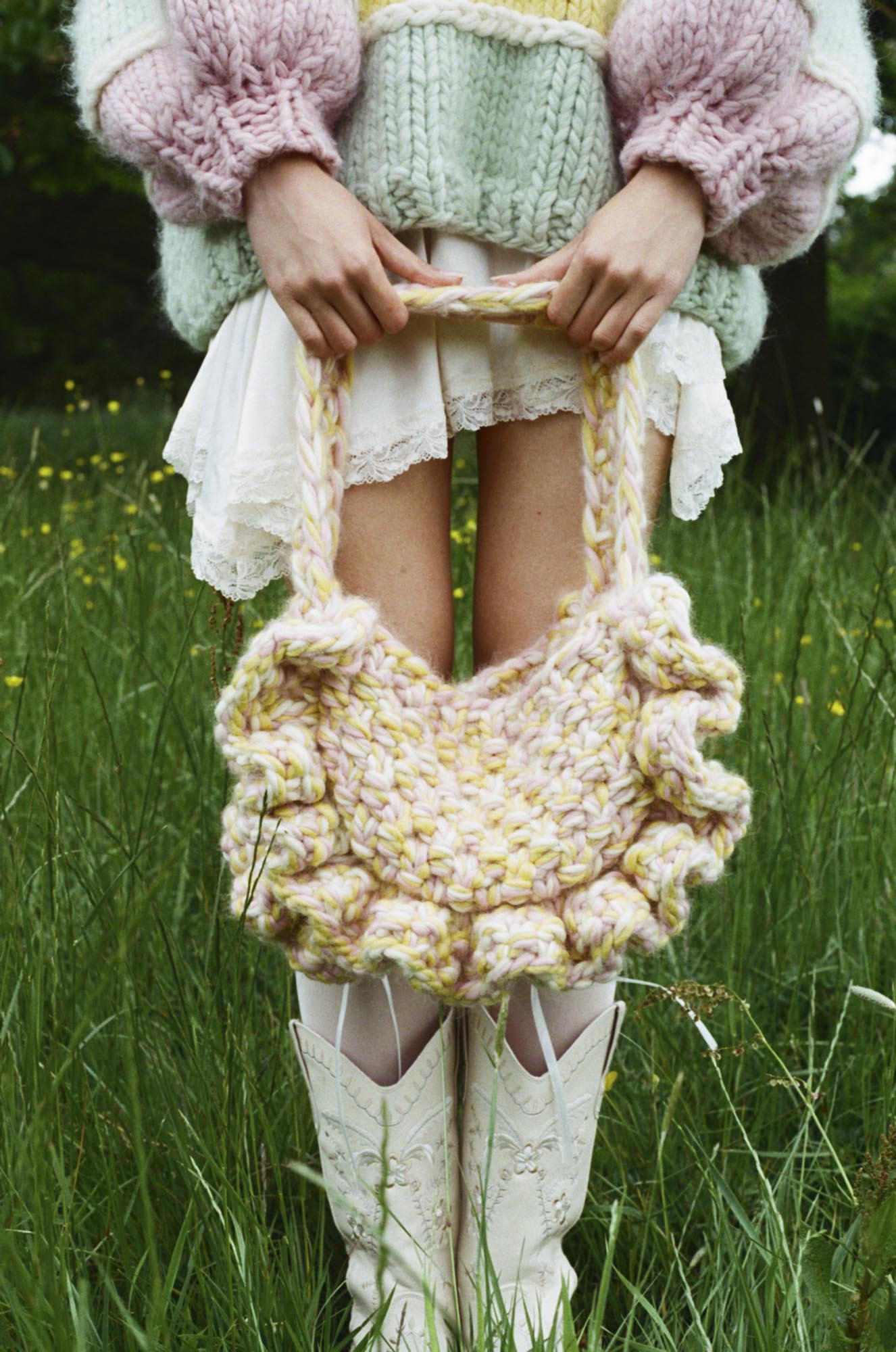 Mallow Out Frilly Bag