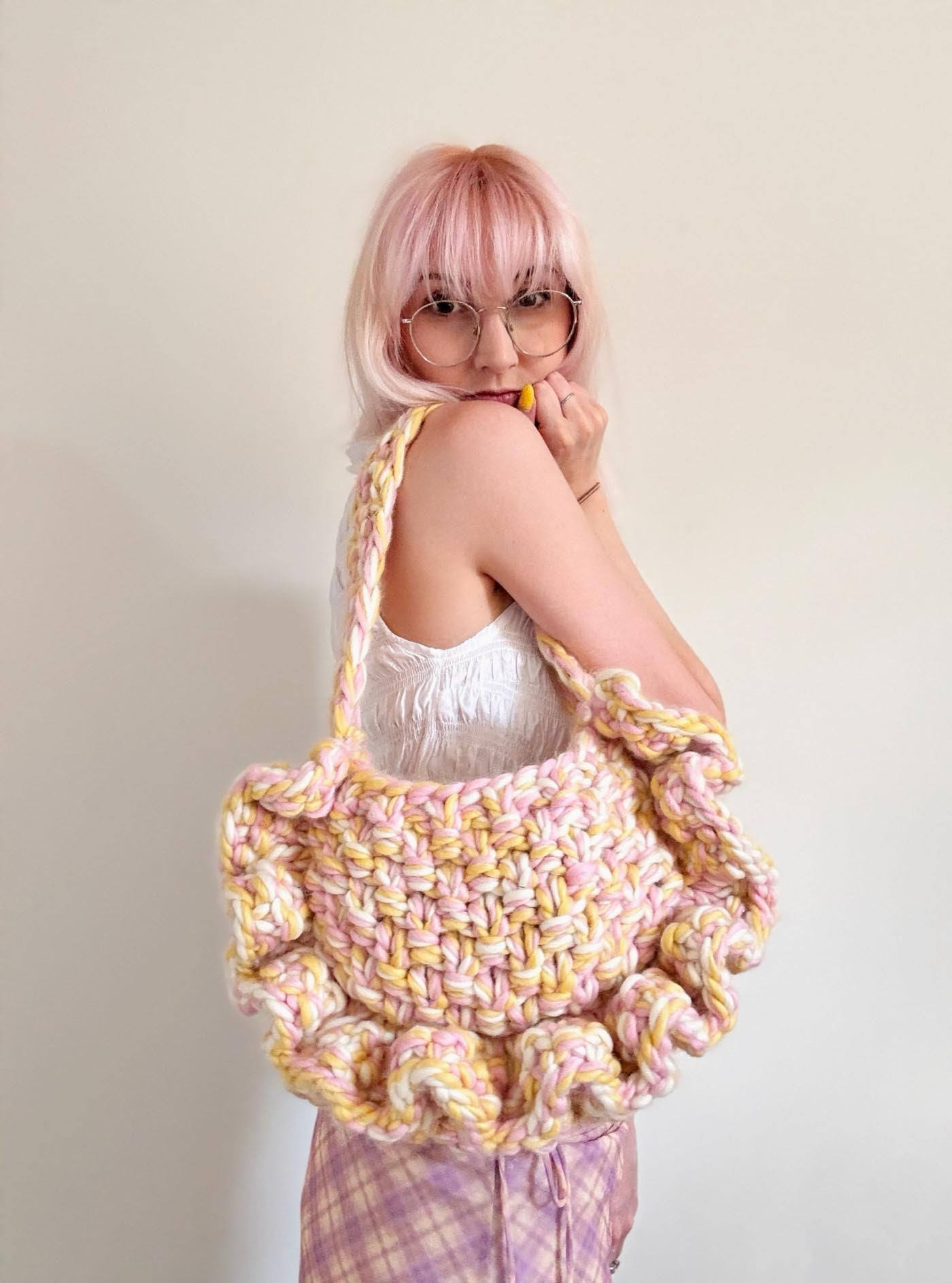 Mallow Out Frilly Bag