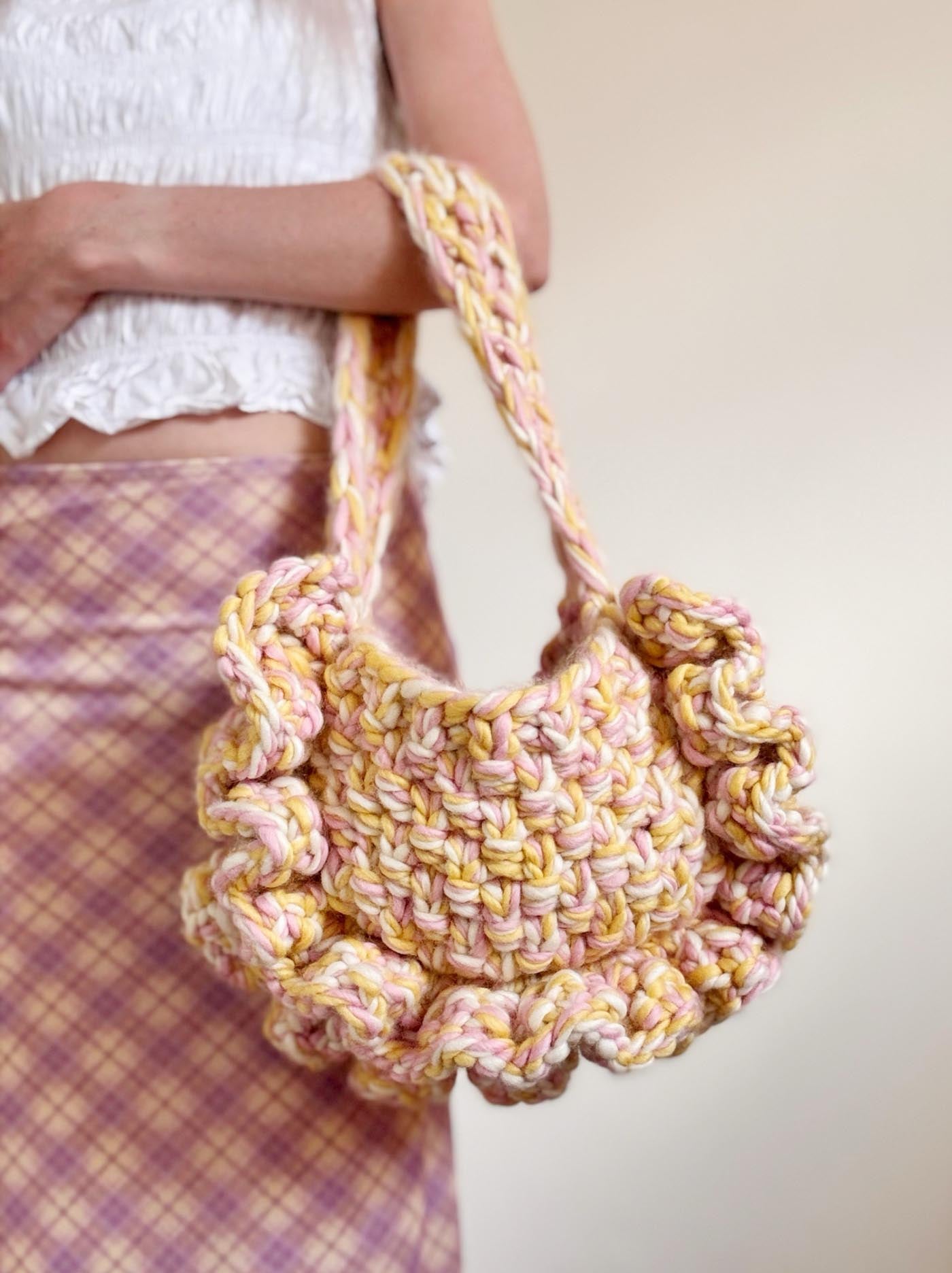 Mallow Out Frilly Bag