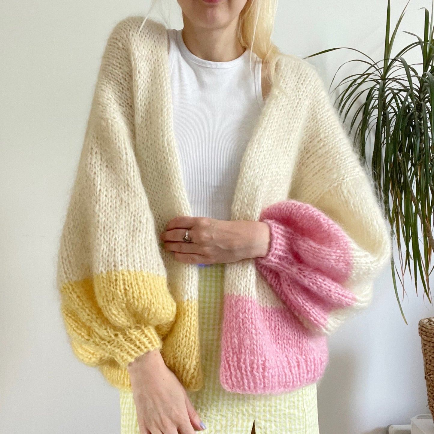 Dip It Low Cardi Digital Knitting Pattern