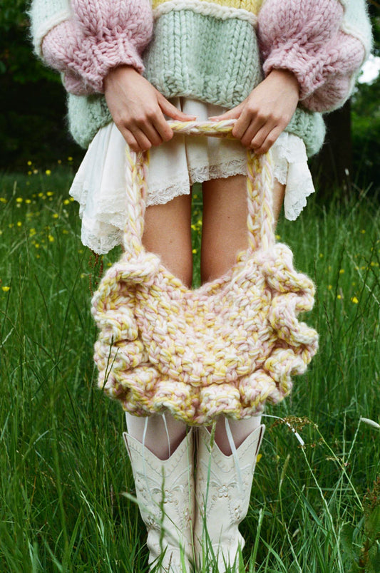Mallow Out Frilly Bag